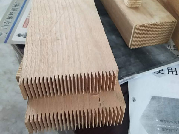 拼板機(jī)的使用注意事項(xiàng) 拼板機(jī)的使用注意事項(xiàng)